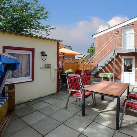 Haus Am Deich Holiday home *